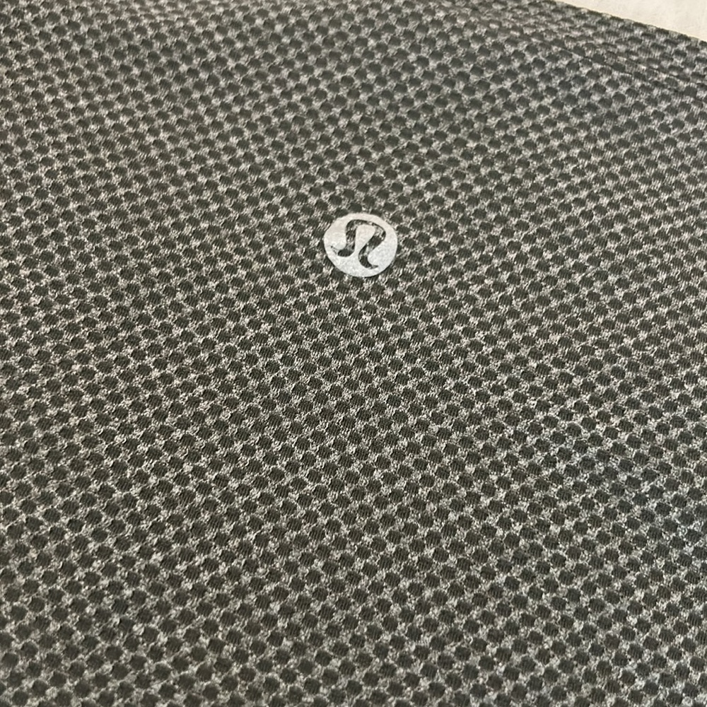 Lululemon - Picture 2 of 5